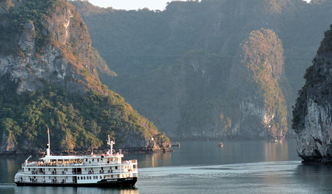 Emeraude-cruises-Halong-Bay