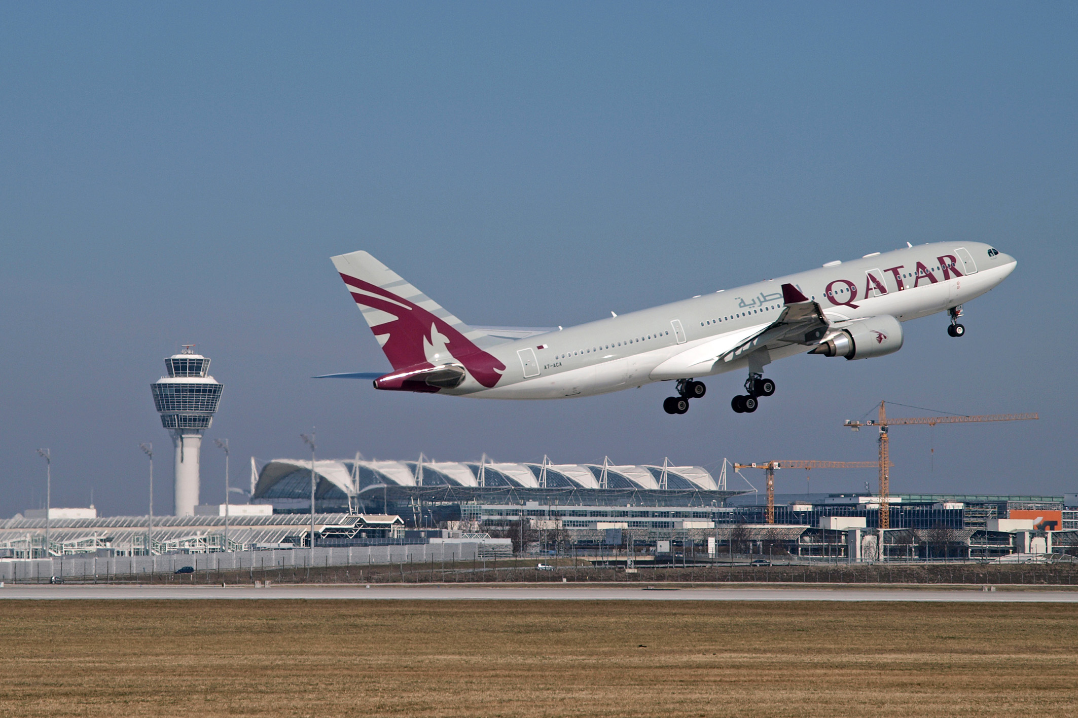 A Qatar Airways flight leaves Munich